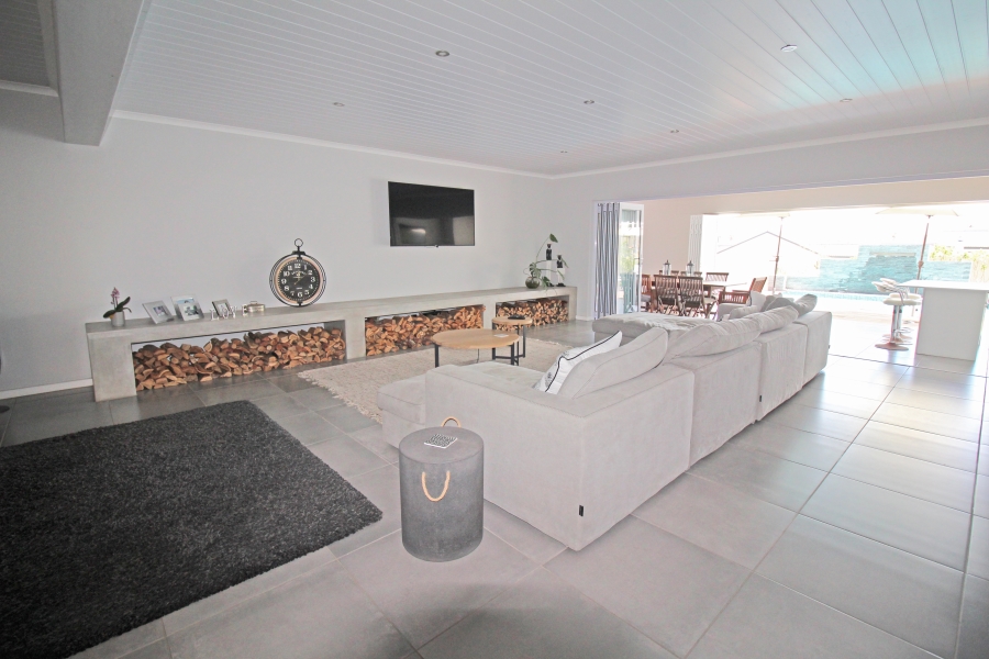 4 Bedroom Property for Sale in Myburgh Park Western Cape